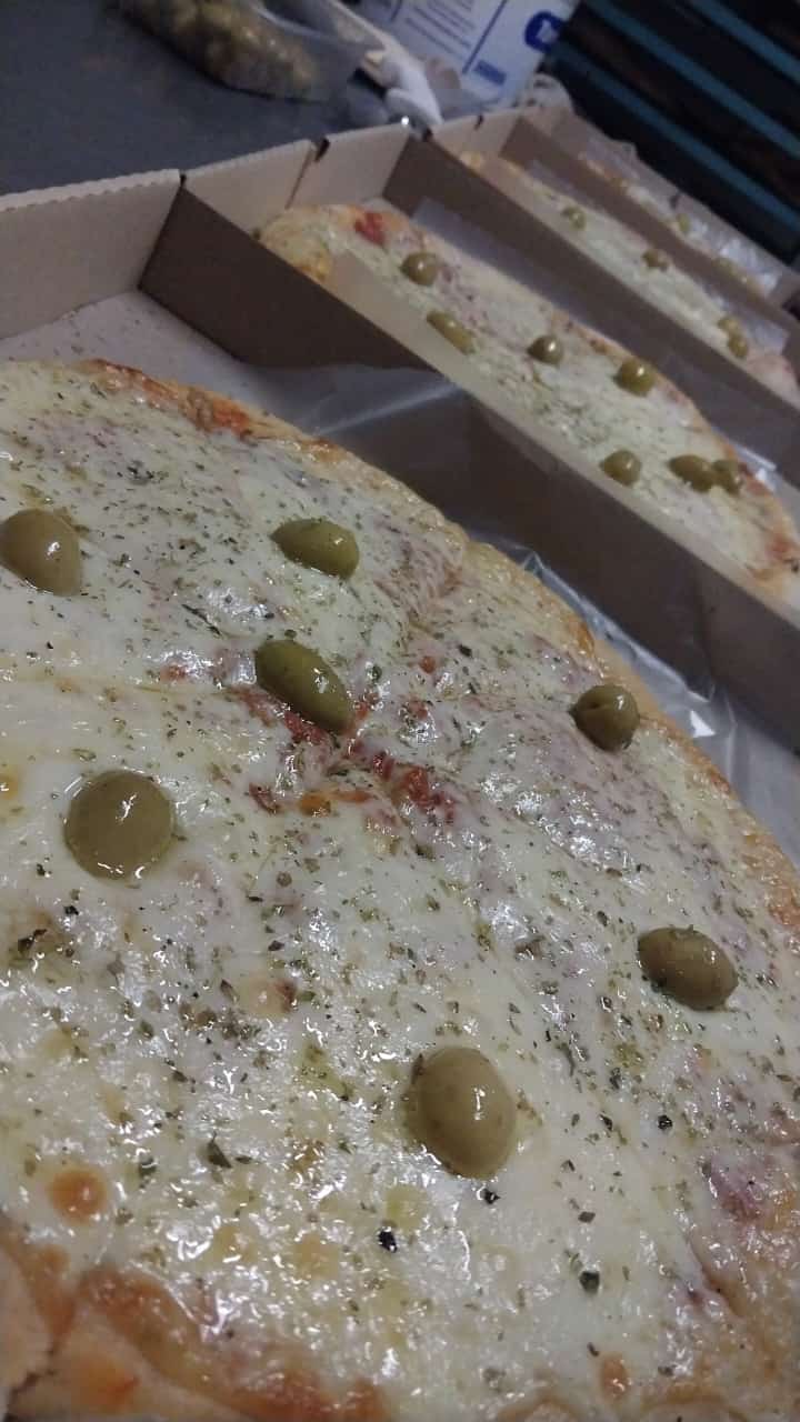 Pizza y empanadas de La Gula Rotisería
